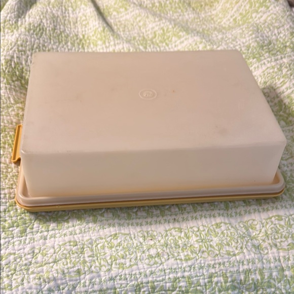 TUPPERWARE Cream Rectangular Storage Container - Picture 1 of 4